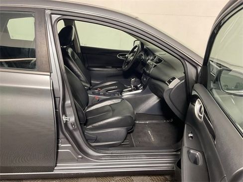 Used 2018 Nissan Sentra SL image 34