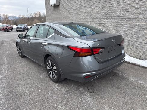 Used 2022 Nissan Altima 2.5 SV image 4