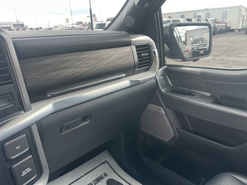 Used 2025 Ford F150 Lariat w/ Equipment Group 501A Mid AWD/4WD image 24
