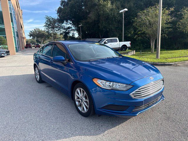 Used 2017 Ford Fusion SE w/ Fusion SE Technology Package FWD image 10
