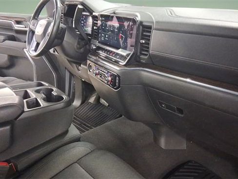Used 2024 GMC Sierra 1500 SLE image 19
