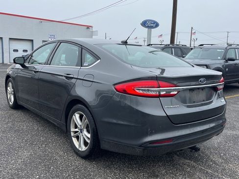 Used 2018 Ford Fusion SE w/ Fusion SE Technology Package image 8