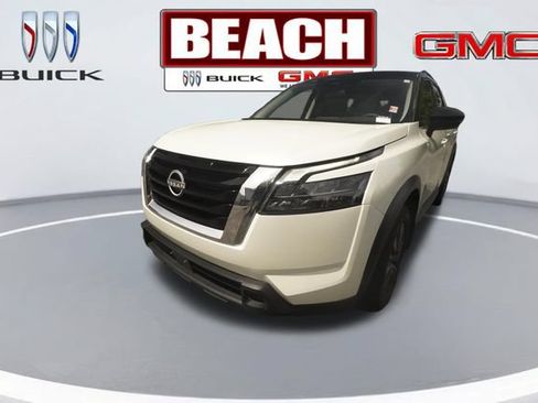 Used 2024 Nissan Pathfinder SV FWD image 2