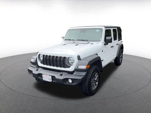 Used 2025 Jeep Wrangler Sport S image 7
