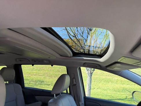 Used 2016 Honda Odyssey Touring Elite image 27