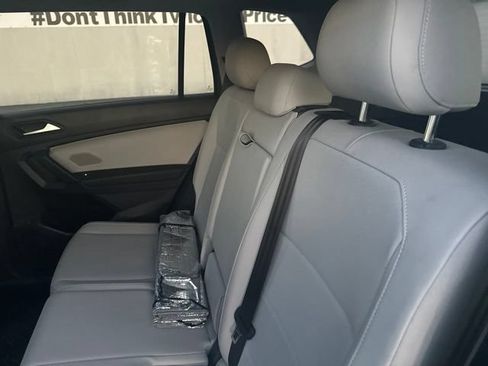 Used 2019 Volkswagen Tiguan SE w/ Panoramic Sunroof Package AWD/4WD image 7