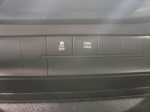 Used 2019 RAM 1500 Classic SLT AWD/4WD image 25