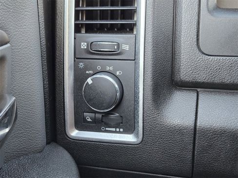 Used 2022 RAM 1500 Classic SLT image 47