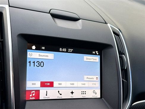 Used 2018 Ford Edge Titanium w/ Technology Package image 4