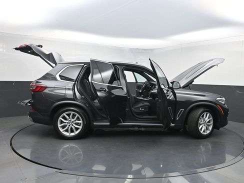 Used 2023 BMW X5 xDrive40i w/ Premium Package AWD/4WD image 40