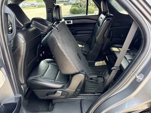 Used 2022 Ford Explorer ST w/ Equipment Group 401A RWD image 11