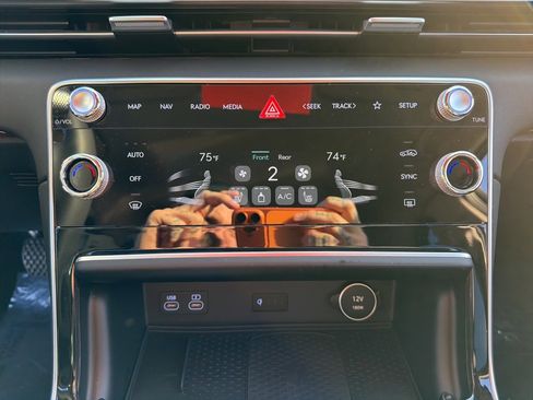 Used 2025 Genesis GV80 2.5T Standard image 28