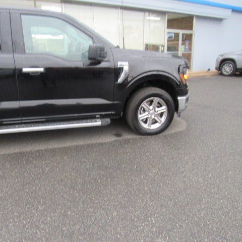 Used 2025 Ford F150 XLT w/ Equipment Group 301A Standard RWD image 3