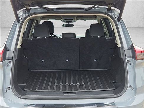 Used 2025 Nissan Rogue SV AWD/4WD image 6