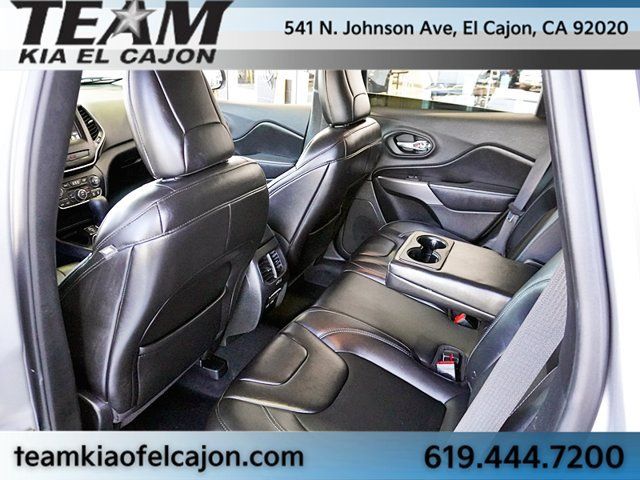 Used 2019 Jeep Cherokee Latitude Plus FWD image 19