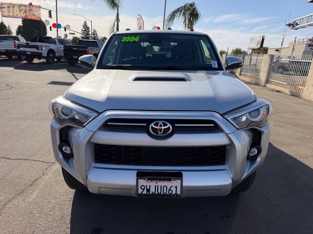 Used 2024 Toyota 4Runner TRD Off-Road Premium AWD/4WD image 2