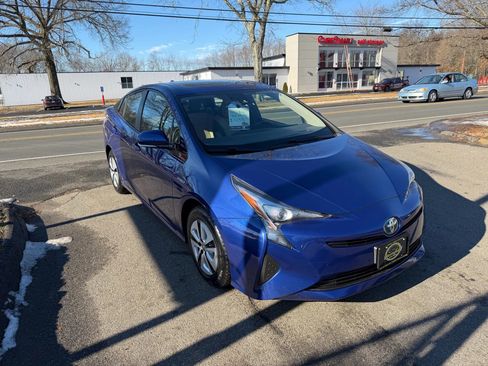 Used 2016 Toyota Prius Two image 3