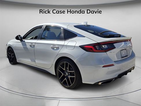 Certified 2024 Honda Civic Sport Touring image 8