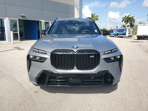 Used 2025 BMW X7 M60i w/ Executive Package image 2