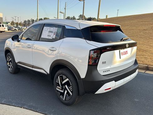 New 2026 Nissan Kicks SV w/ SV Premium Package image 3