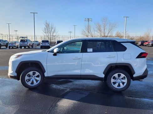 Used 2023 Toyota RAV4 LE FWD image 13