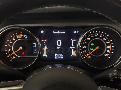 Used 2019 Jeep Wrangler Unlimited Sahara w/ Cold Weather Group image 24