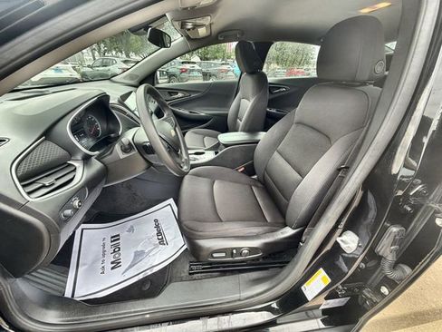 Used 2025 Chevrolet Malibu LT image 18
