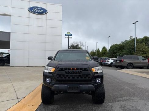 Used 2021 Toyota Tacoma SR AWD/4WD image 8