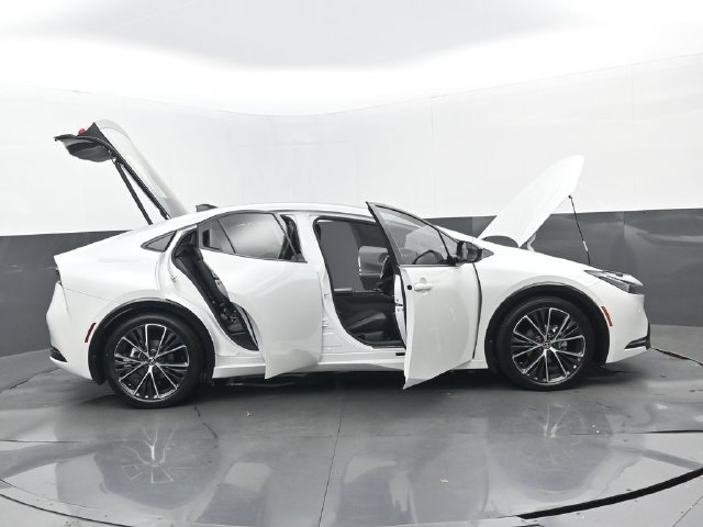 Used 2024 Toyota Prius Limited w/ Limited Premium Package FWD image 31