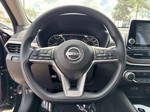 Used 2026 Nissan Altima 2.5 SV FWD image 26