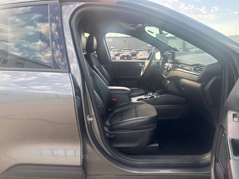 Used 2025 Ford Escape ST-Line Select AWD/4WD image 17