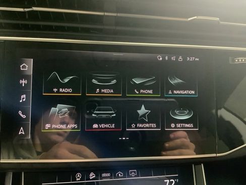 Used 2022 Audi Q8 Premium image 21