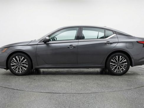 Used 2025 Nissan Altima 2.5 SV image 5