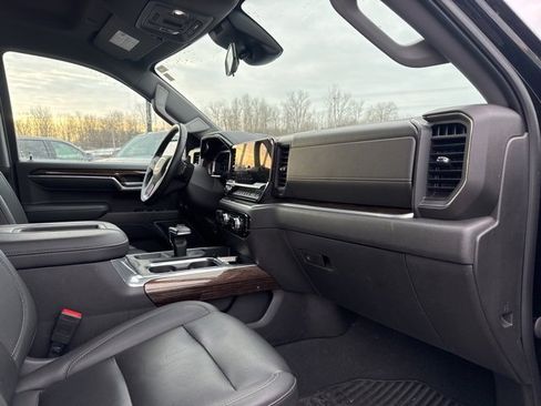 Used 2022 GMC Sierra 1500 Elevation w/ Elevation Premium Package image 10