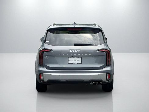 Certified 2024 Kia Telluride EX w/ EX Captain's Chair Package FWD image 6
