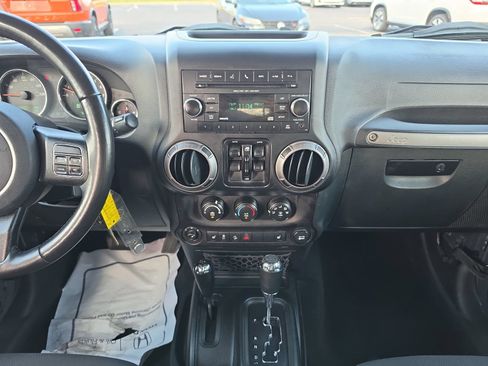 Used 2018 Jeep Wrangler Unlimited Sport w/ Power Convenience Group AWD/4WD image 10