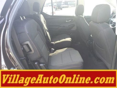 Used 2021 Chevrolet Traverse LT image 42