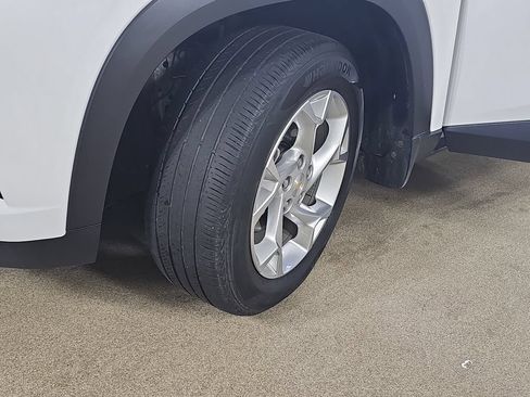 Certified 2024 Chevrolet Trax LS w/ LS Convenience Package FWD image 36