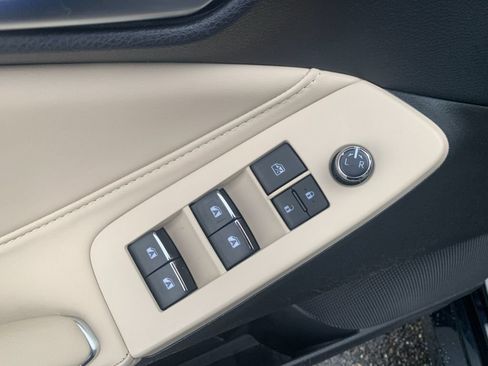 Used 2022 Toyota Avalon XLE w/ Moonroof Package FWD image 13