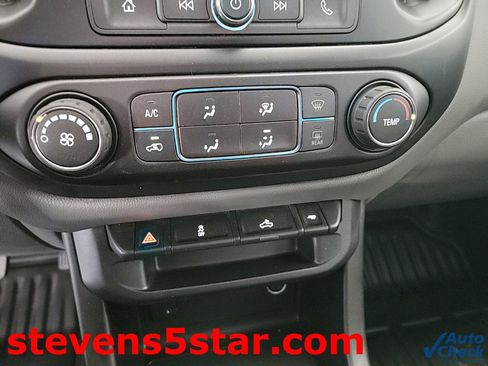 Used 2020 GMC Canyon 4x4 Extended Cab w/ Convenience Package image 16