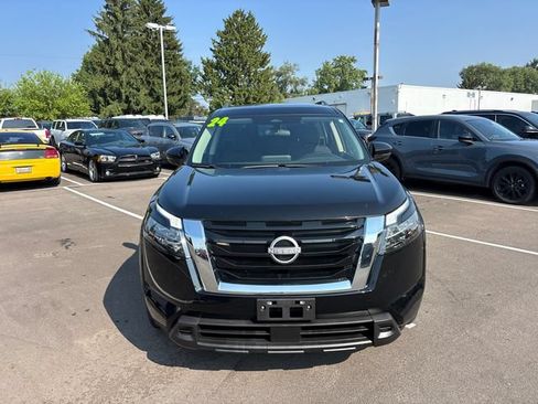 Used 2024 Nissan Pathfinder SV FWD image 5
