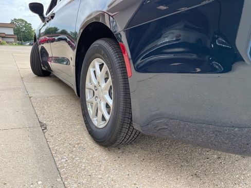 New 2025 Chrysler Pacifica Select image 18