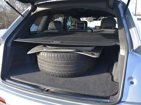 Used 2019 Audi Q7 3.0T Prestige w/ Prestige Package image 19