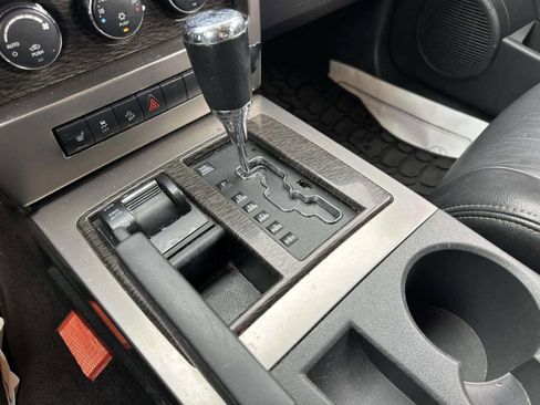 Used 2011 Jeep Liberty Limited w/ Sky's The Limit Group AWD/4WD image 26