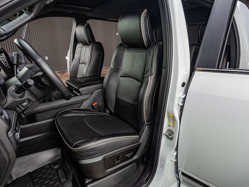 Used 2024 RAM 3500 Limited image 30