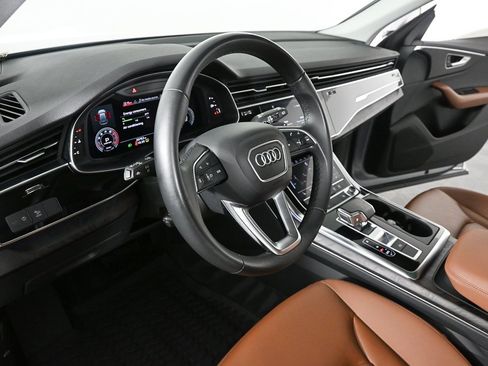 Used 2022 Audi Q8 Premium w/ Convenience Package image 6