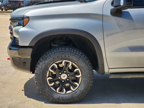 Used 2024 Chevrolet Silverado 1500 ZR2 w/ Technology Package image 8