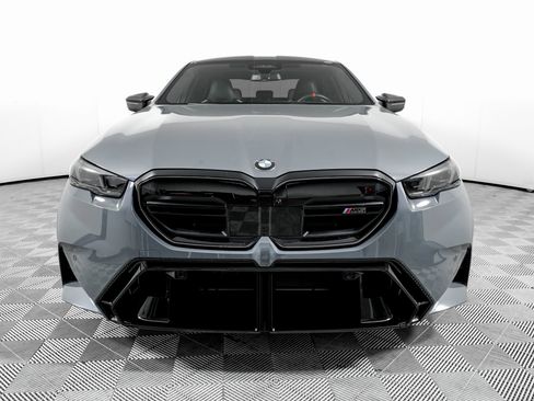 Used 2025 BMW M5 w/ Carbon Package image 2