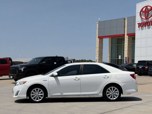 Used 2012 Toyota Camry XLE w/ Convenience Pkg FWD image 3