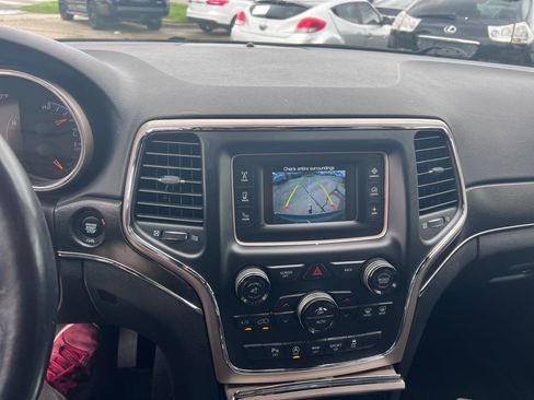 Used 2017 Jeep Grand Cherokee Limited RWD image 11